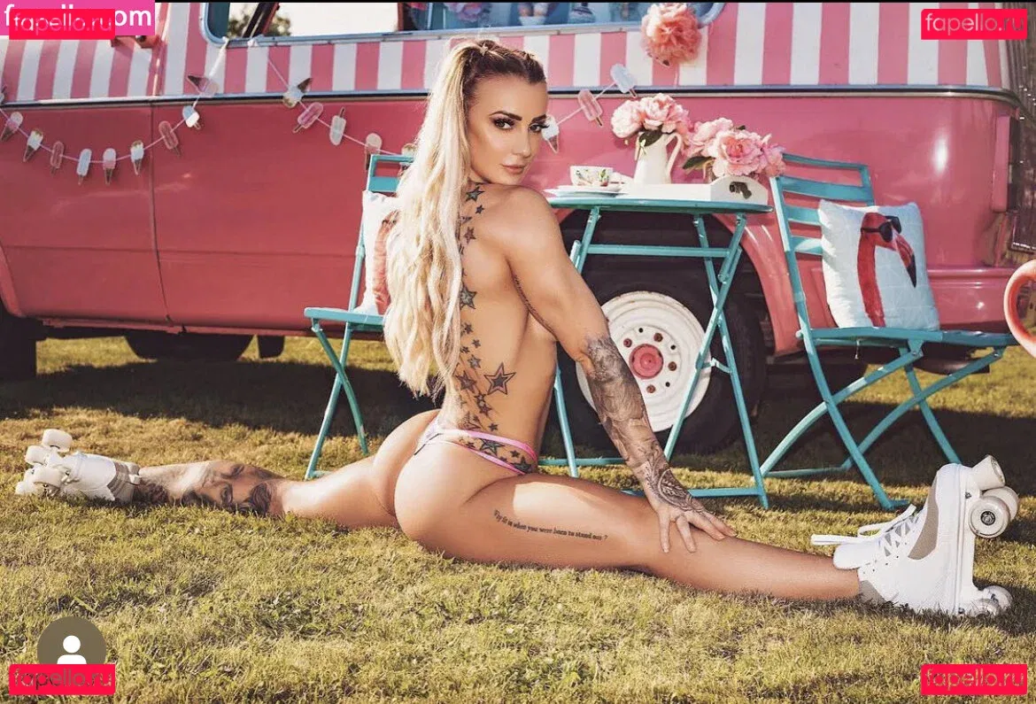 Lauren Kenealy Onlyfans Photo Gallery 