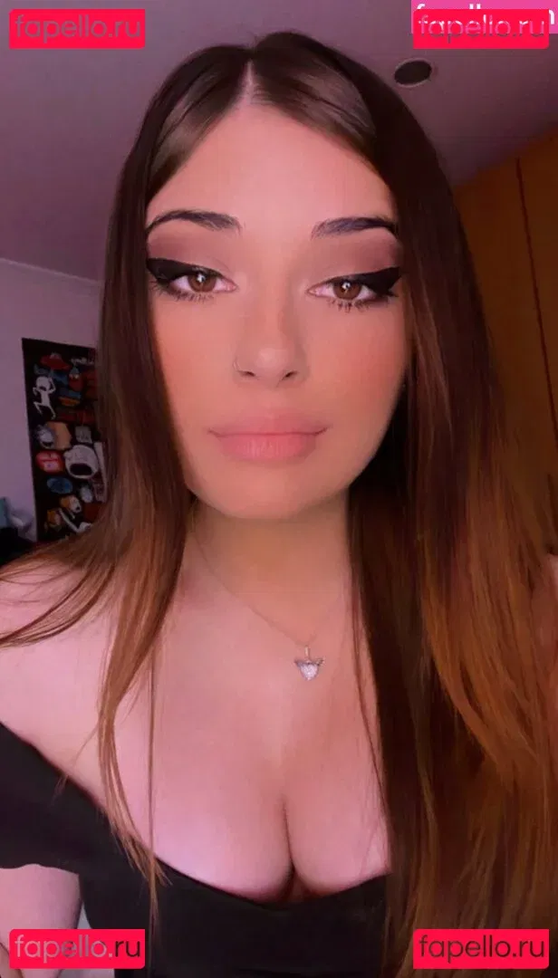 Lorena Lawliet Onlyfans Photo Gallery 