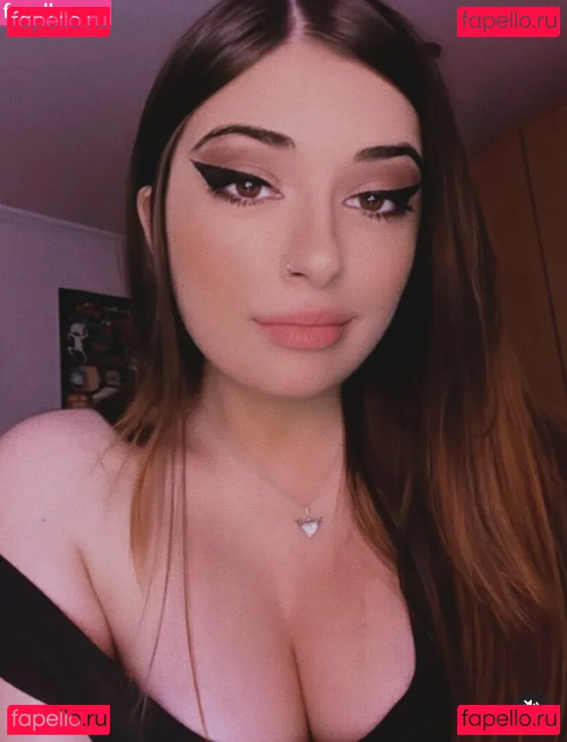 Lorena Lawliet Onlyfans Photo Gallery 