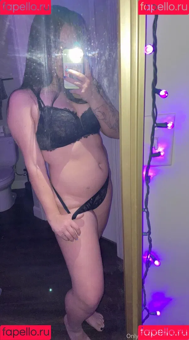 rrissarae Onlyfans Photo Gallery 