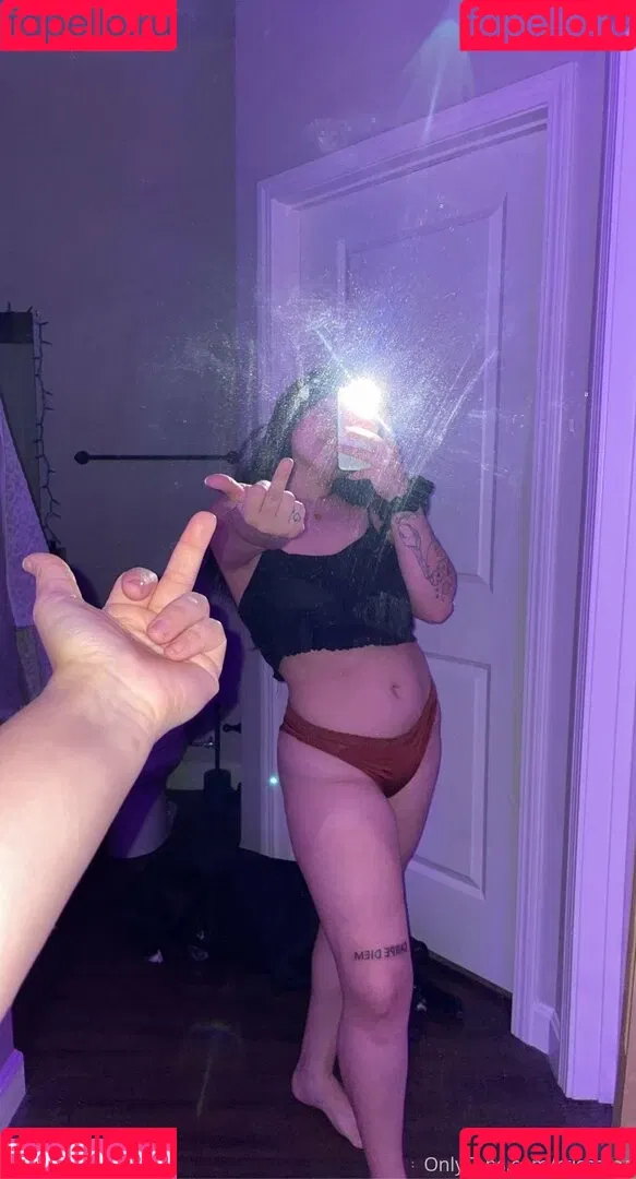 rrissarae Onlyfans Photo Gallery 