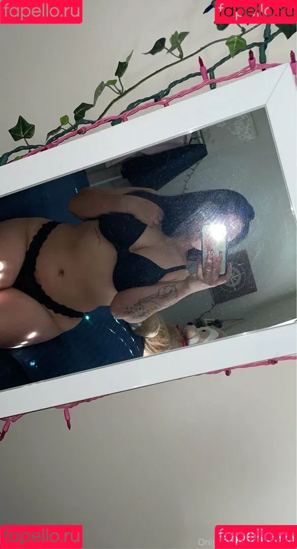 rrissarae Onlyfans Photo Gallery 