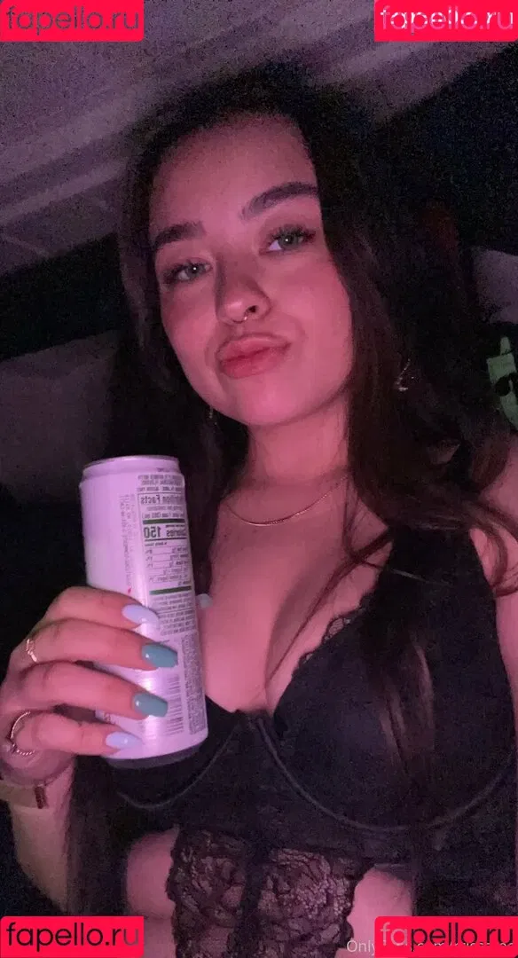 rrissarae Onlyfans Photo Gallery 