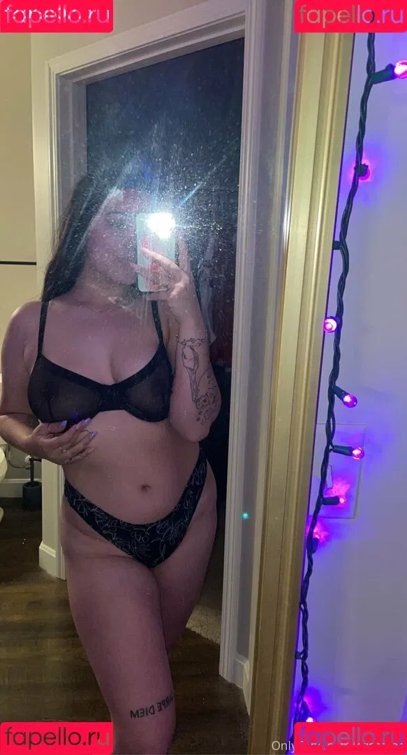 rrissarae Onlyfans Photo Gallery 