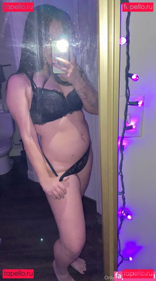 rrissarae Onlyfans Photo Gallery 
