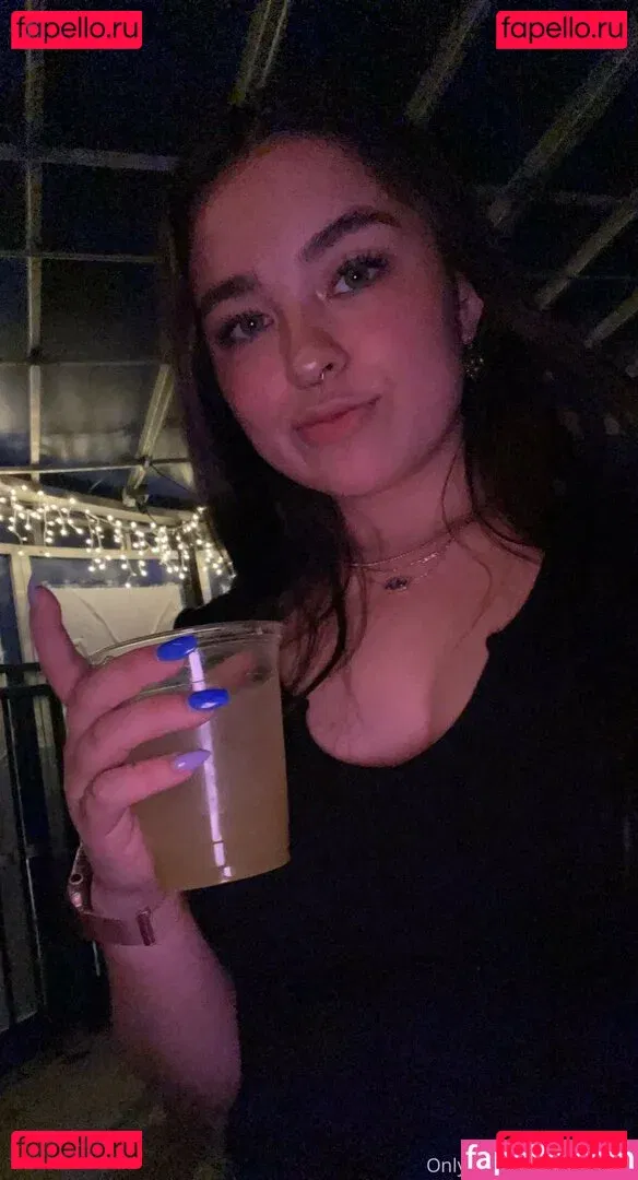 rrissarae Onlyfans Photo Gallery 