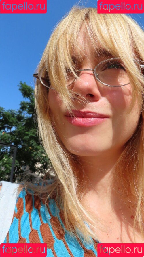 Clara Galle Onlyfans Photo Gallery 