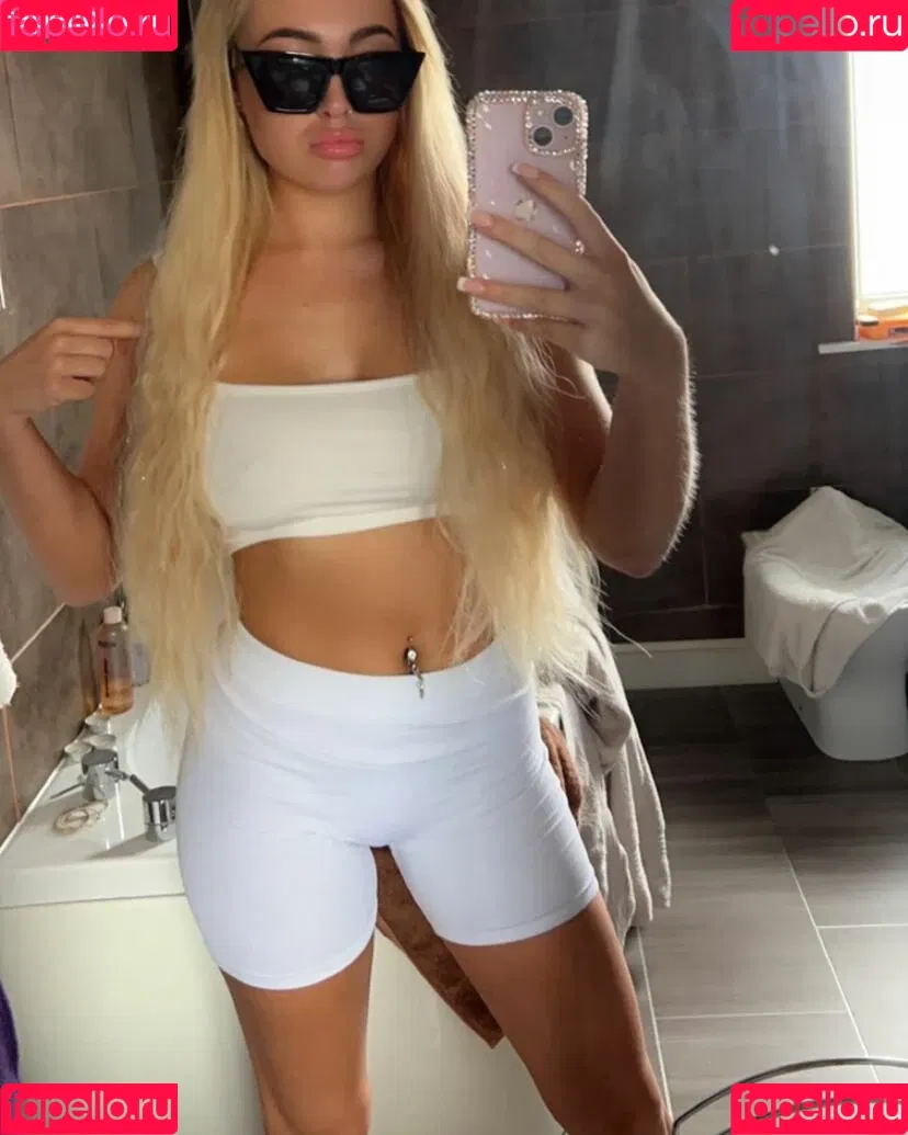 Valentina Onlyfans Photo Gallery 