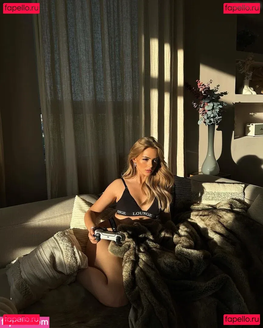 Zclina Onlyfans Photo Gallery 