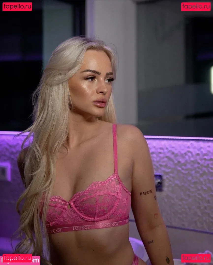 Zclina Onlyfans Photo Gallery 