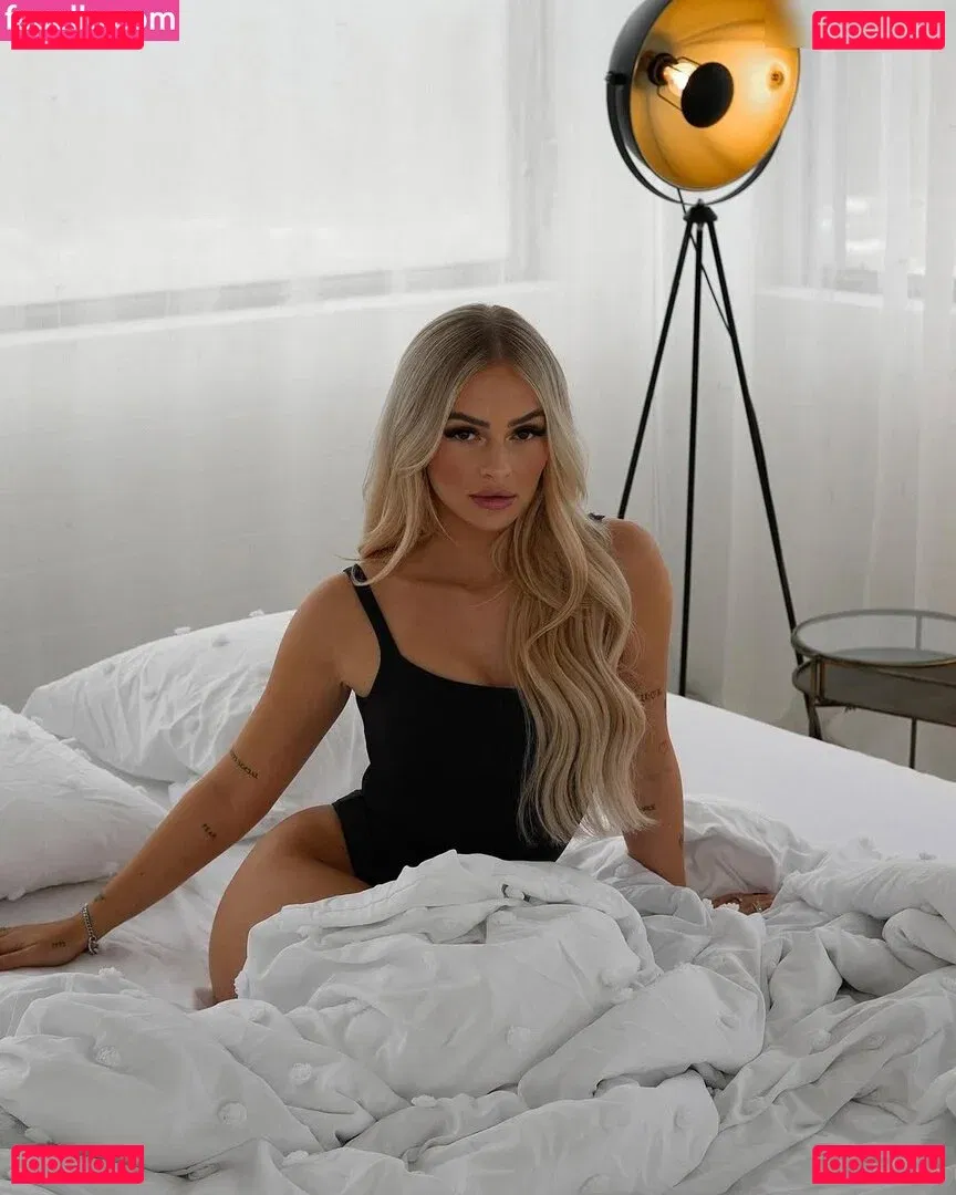 Zclina Onlyfans Photo Gallery 