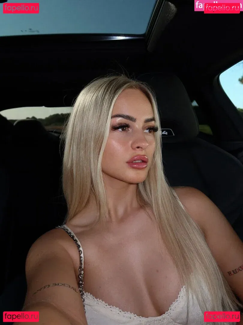 Zclina Onlyfans Photo Gallery 