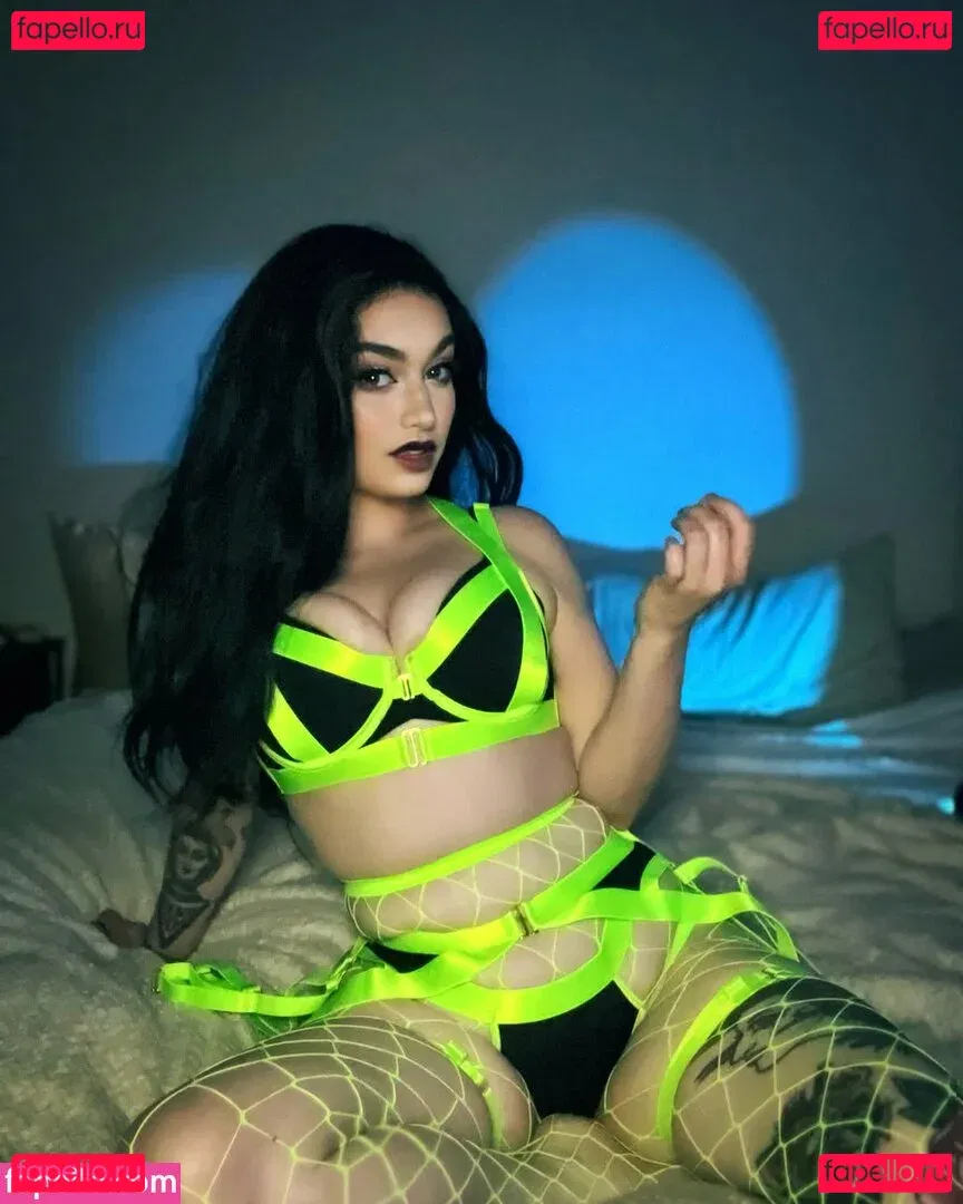 Hauntedhostess Onlyfans Photo Gallery 