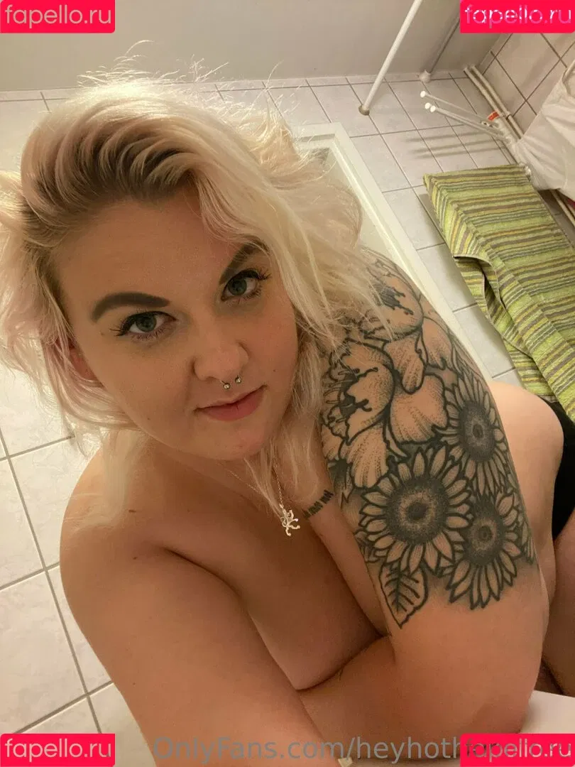 heyhotheidifree Onlyfans Photo Gallery 