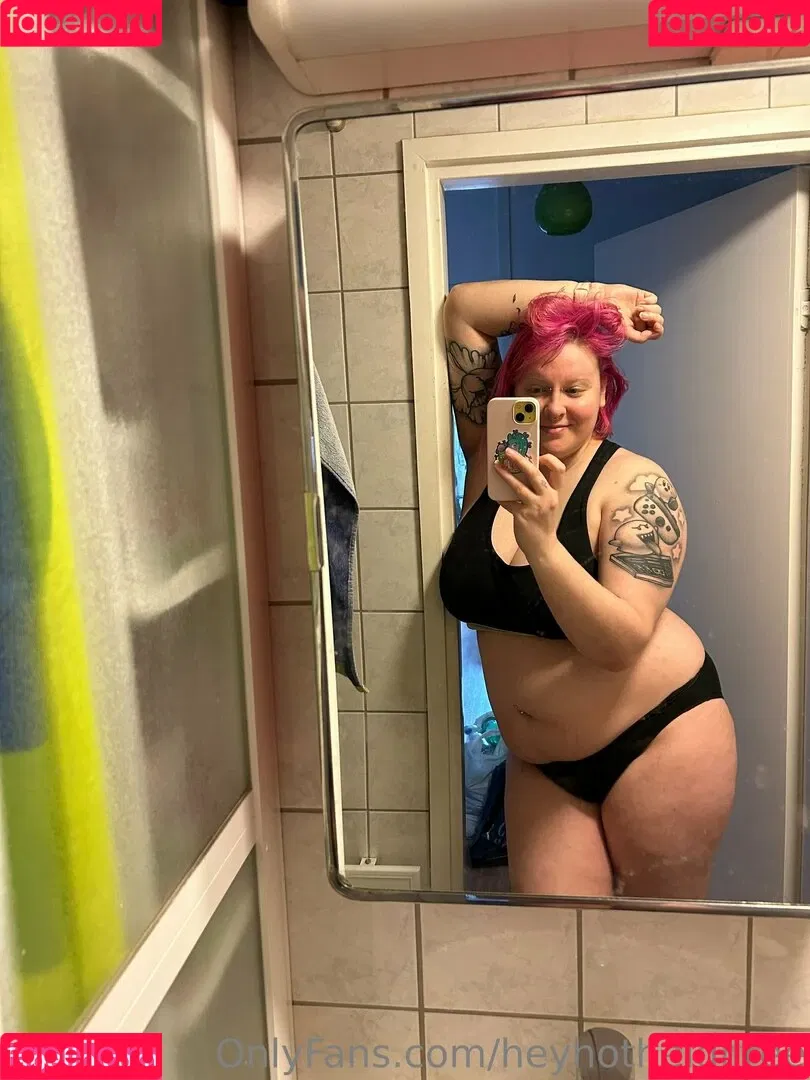 heyhotheidifree Onlyfans Photo Gallery 