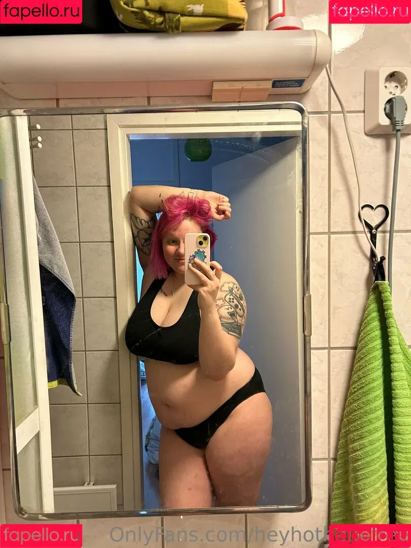 heyhotheidifree Onlyfans Photo Gallery 