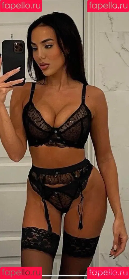 Arianna Ajtar Onlyfans Photo Gallery 