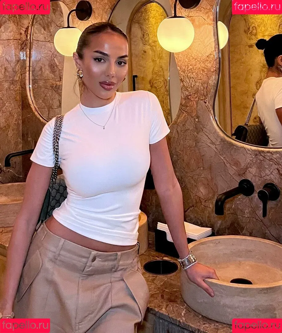 Arianna Ajtar Onlyfans Photo Gallery 