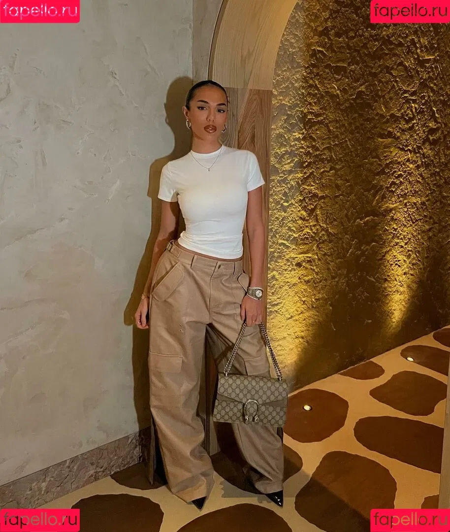 Arianna Ajtar Onlyfans Photo Gallery 