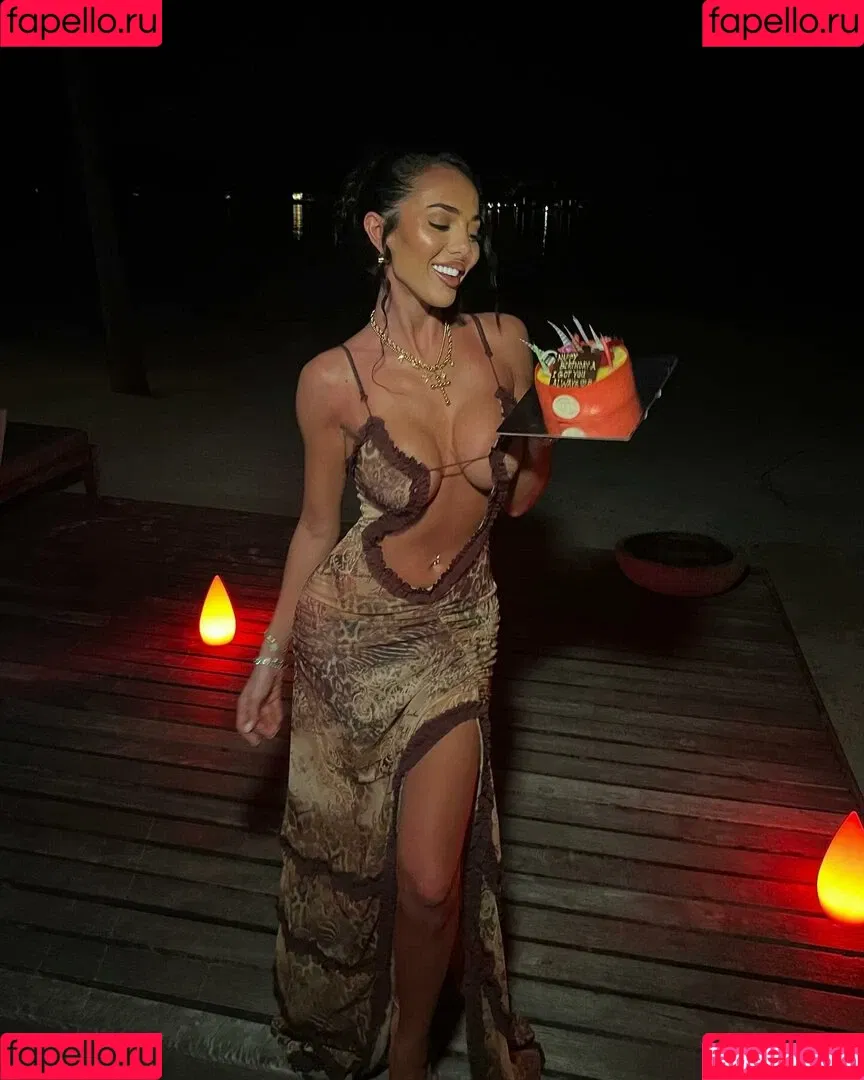 Arianna Ajtar Onlyfans Photo Gallery 