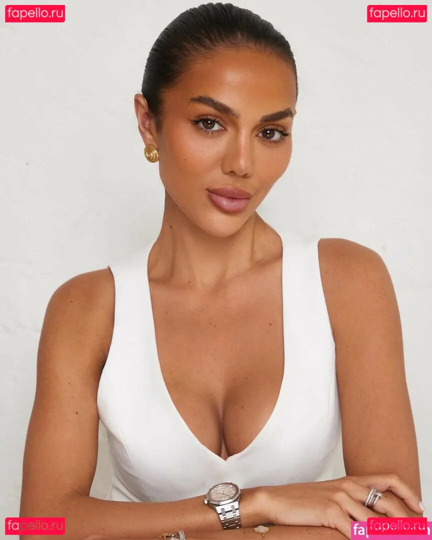 Arianna Ajtar Onlyfans Photo Gallery 