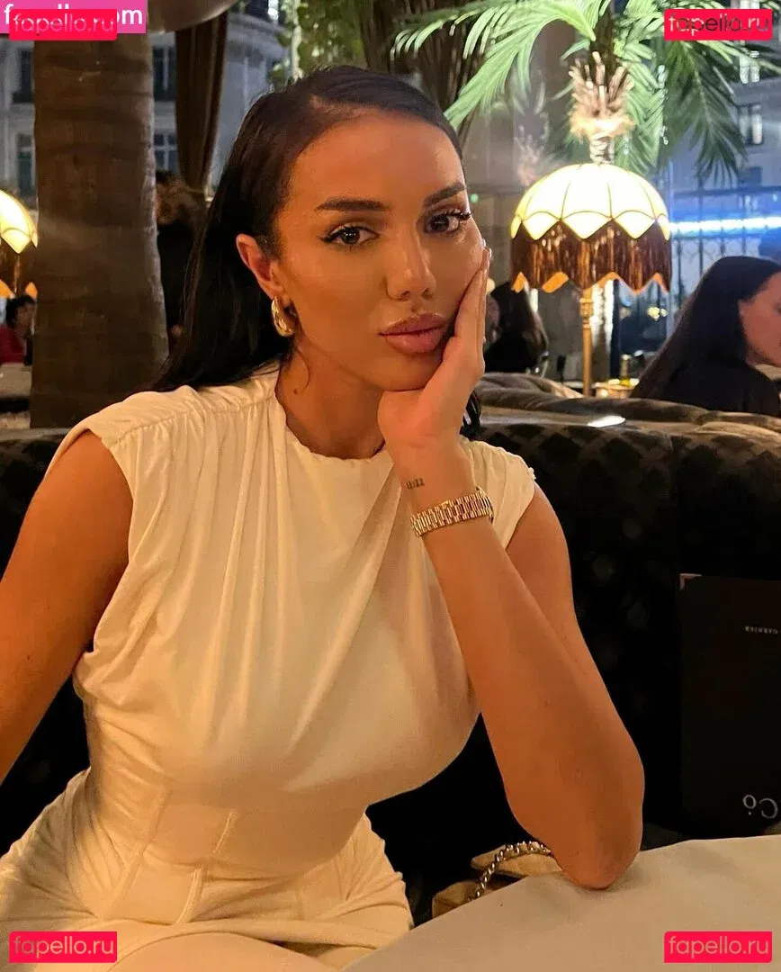 Arianna Ajtar Onlyfans Photo Gallery 