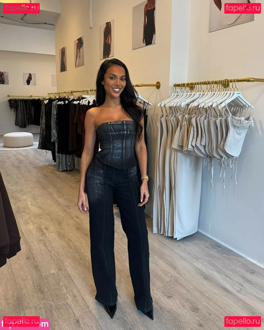 Arianna Ajtar Onlyfans Photo Gallery 