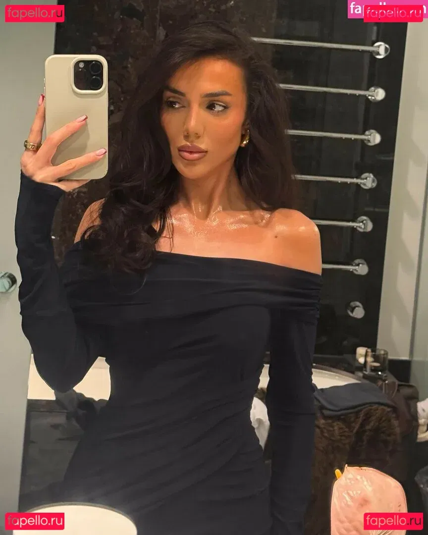 Arianna Ajtar Onlyfans Photo Gallery 