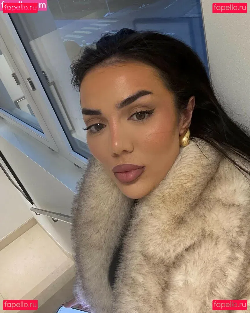 Arianna Ajtar Onlyfans Photo Gallery 