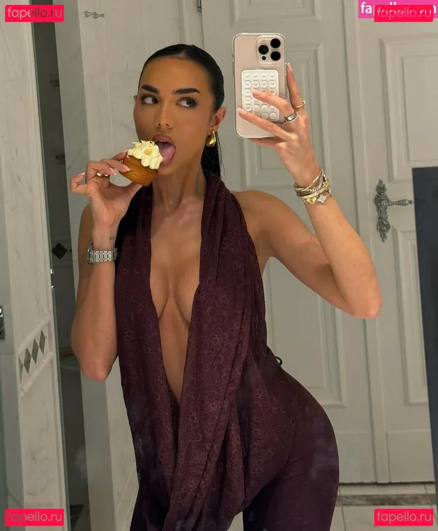 Arianna Ajtar Onlyfans Photo Gallery 