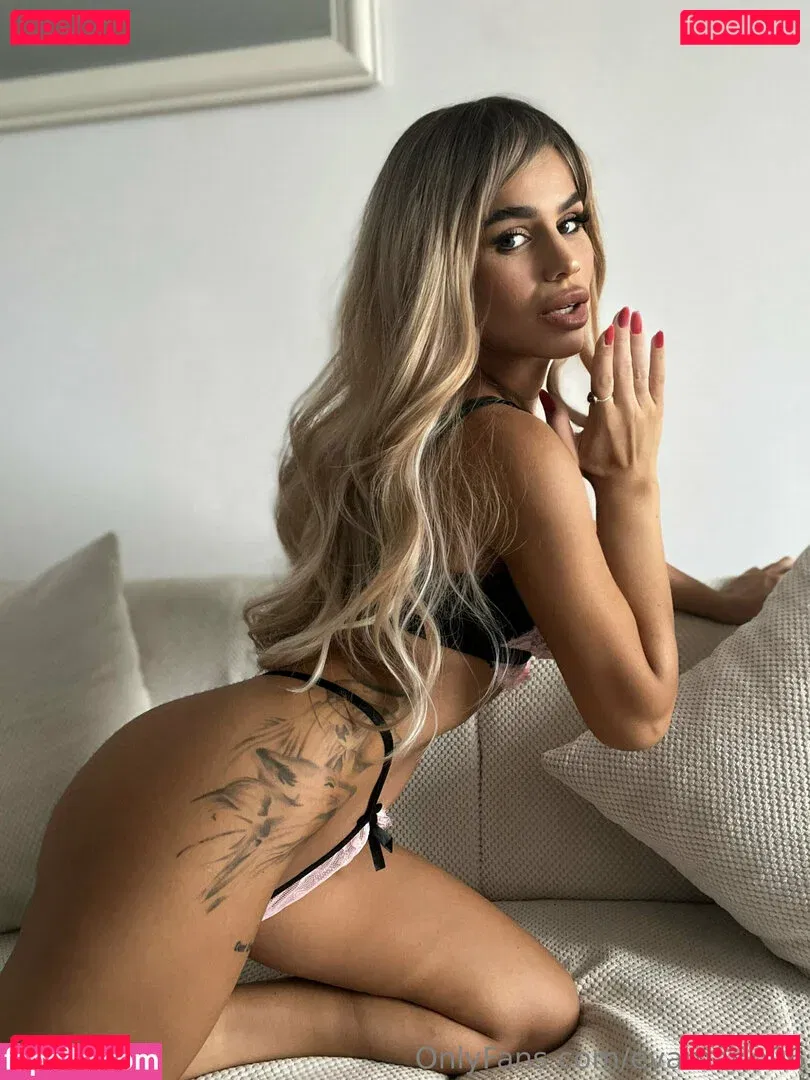 evamarie96 Onlyfans Photo Gallery 