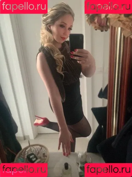 Lisa Lefevre Onlyfans Photo Gallery 