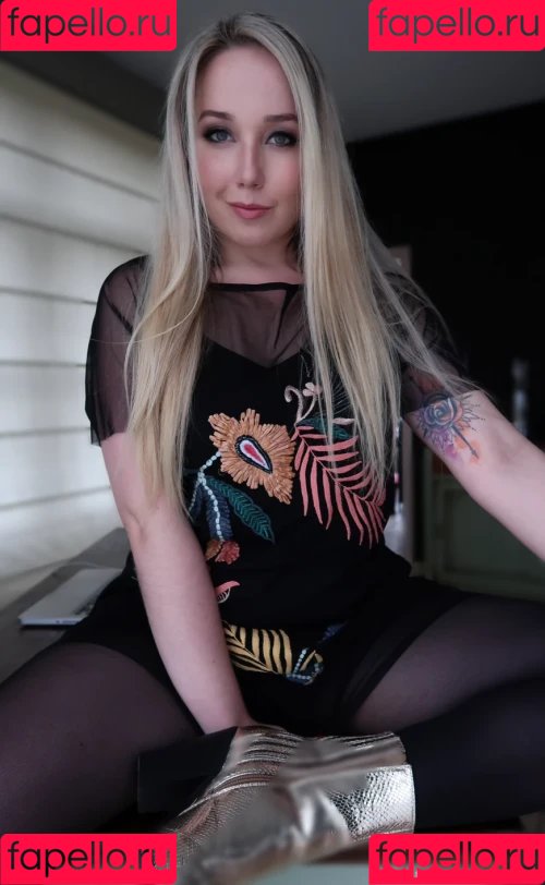 Lisa Lefevre Onlyfans Photo Gallery 