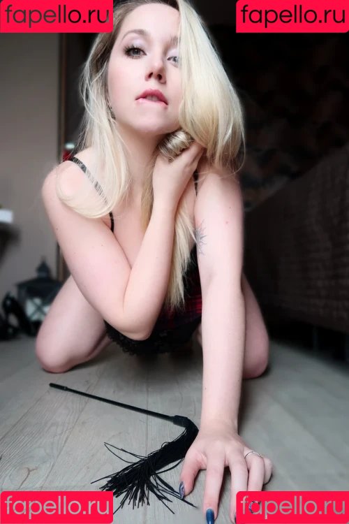 Lisa Lefevre Onlyfans Photo Gallery 