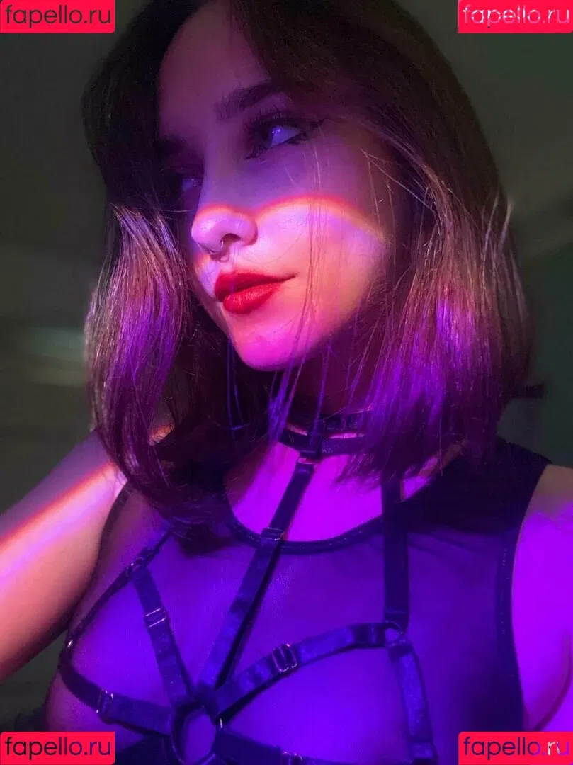 sonya_me Onlyfans Photo Gallery 