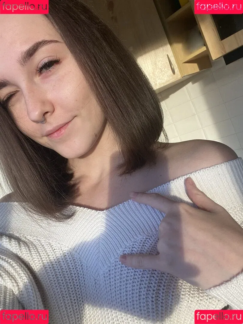 sonya_me Onlyfans Photo Gallery 