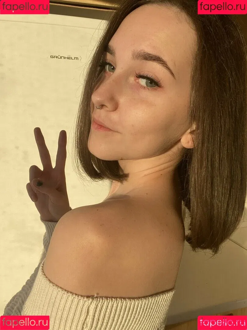 sonya_me Onlyfans Photo Gallery 