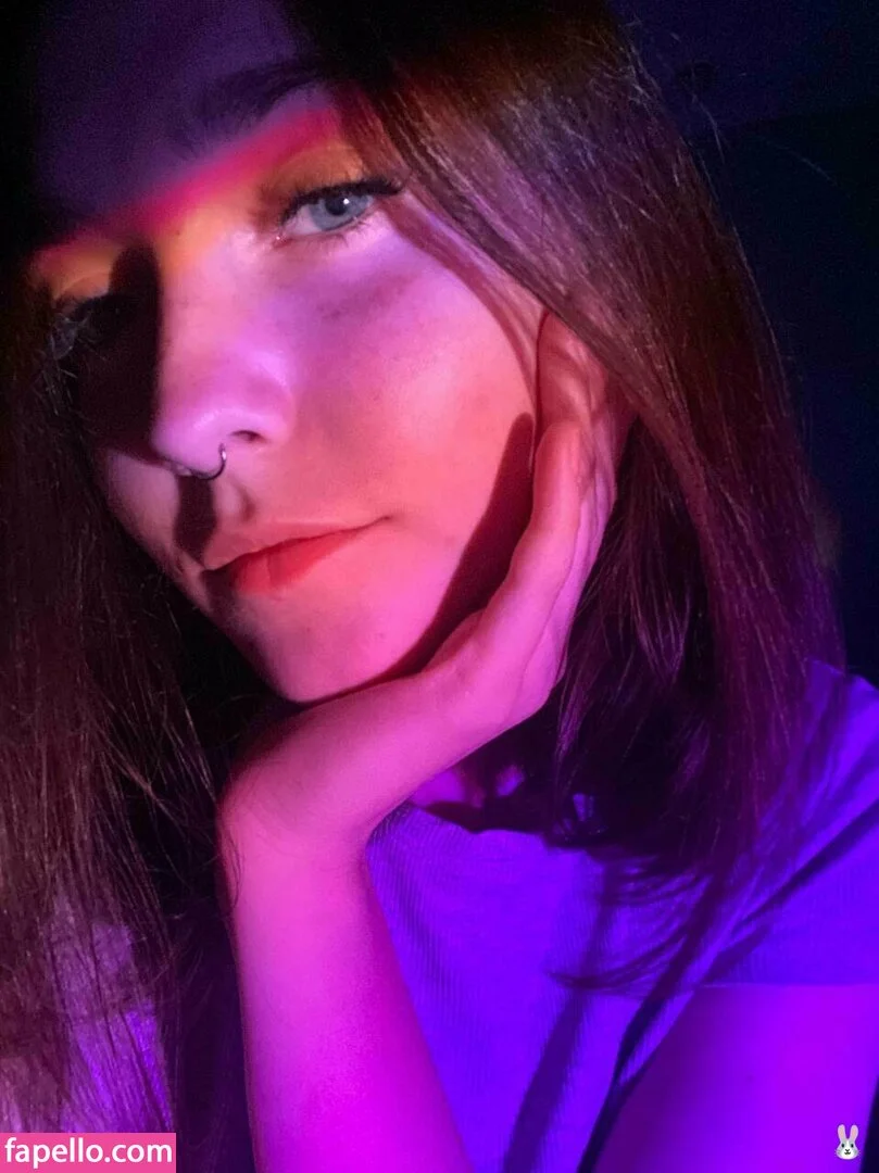 sonya_me Onlyfans Photo Gallery 