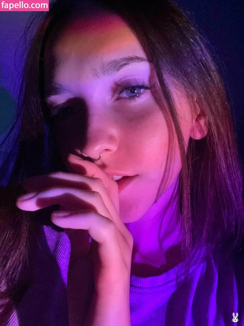 sonya_me Onlyfans Photo Gallery 