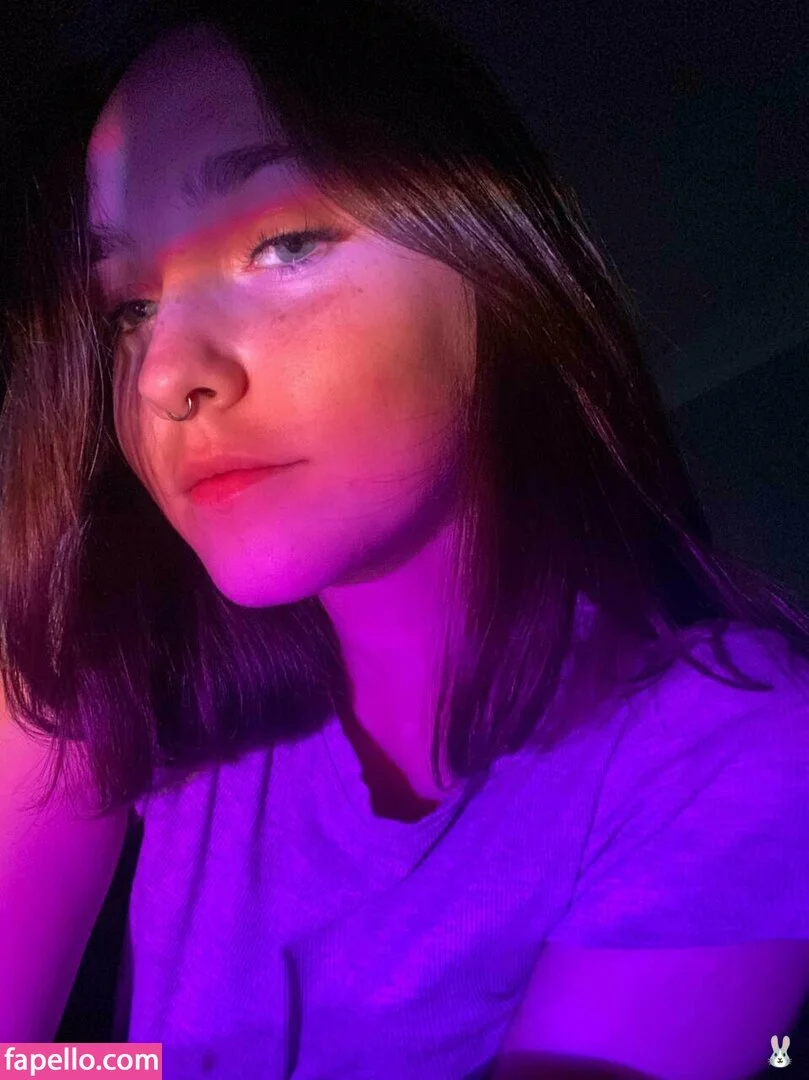 sonya_me Onlyfans Photo Gallery 