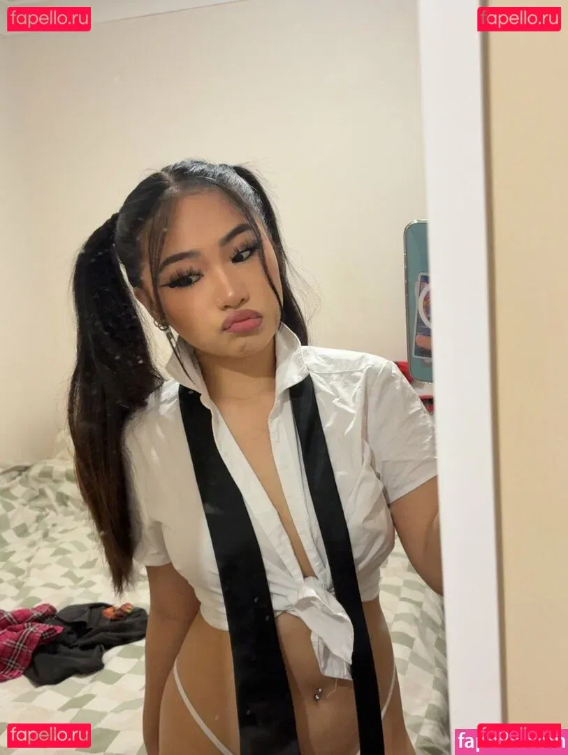 Mhia Lay Onlyfans Photo Gallery 