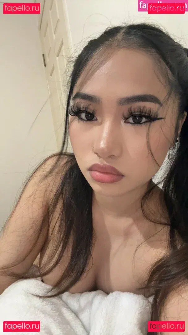 Mhia Lay Onlyfans Photo Gallery 