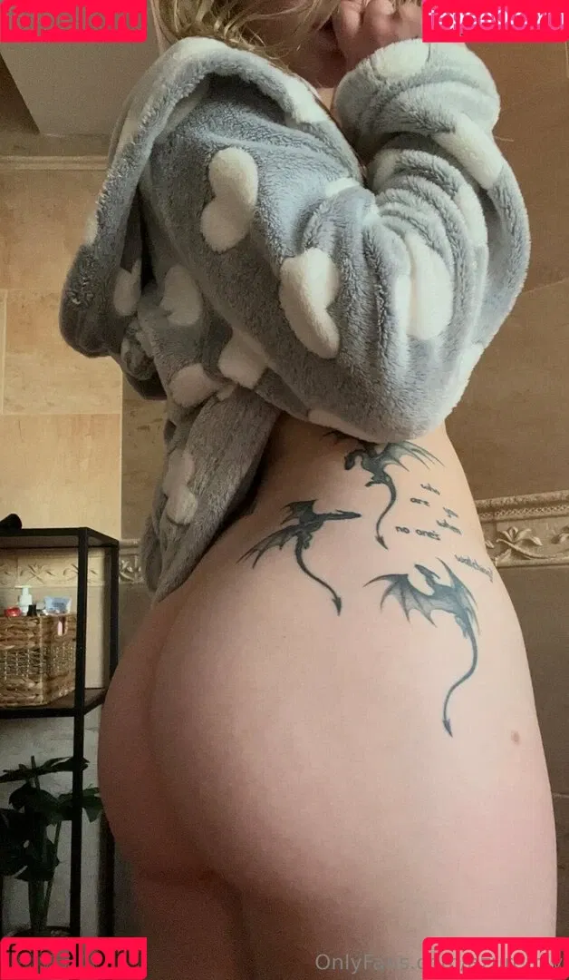 azuremly Onlyfans Photo Gallery 