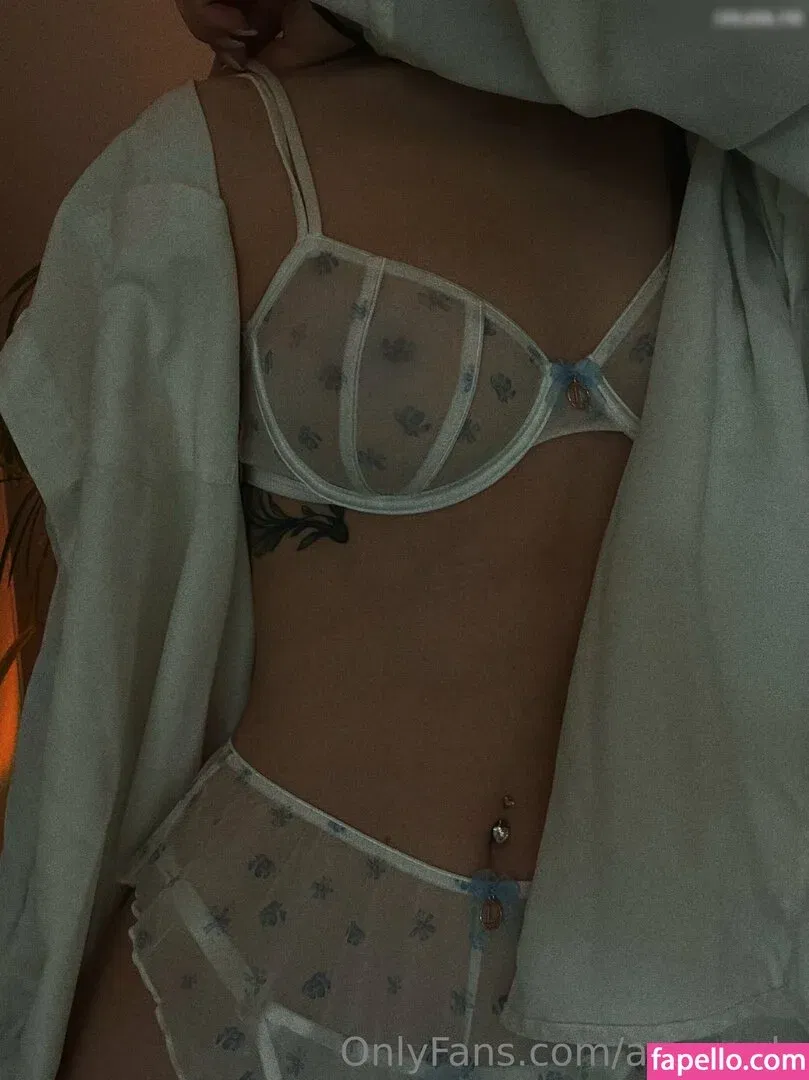 azuremly Onlyfans Photo Gallery 