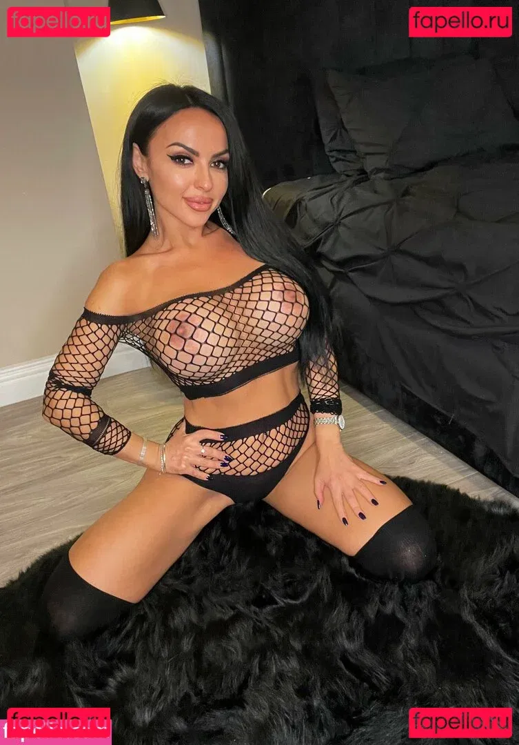 claudiroxa Onlyfans Photo Gallery 