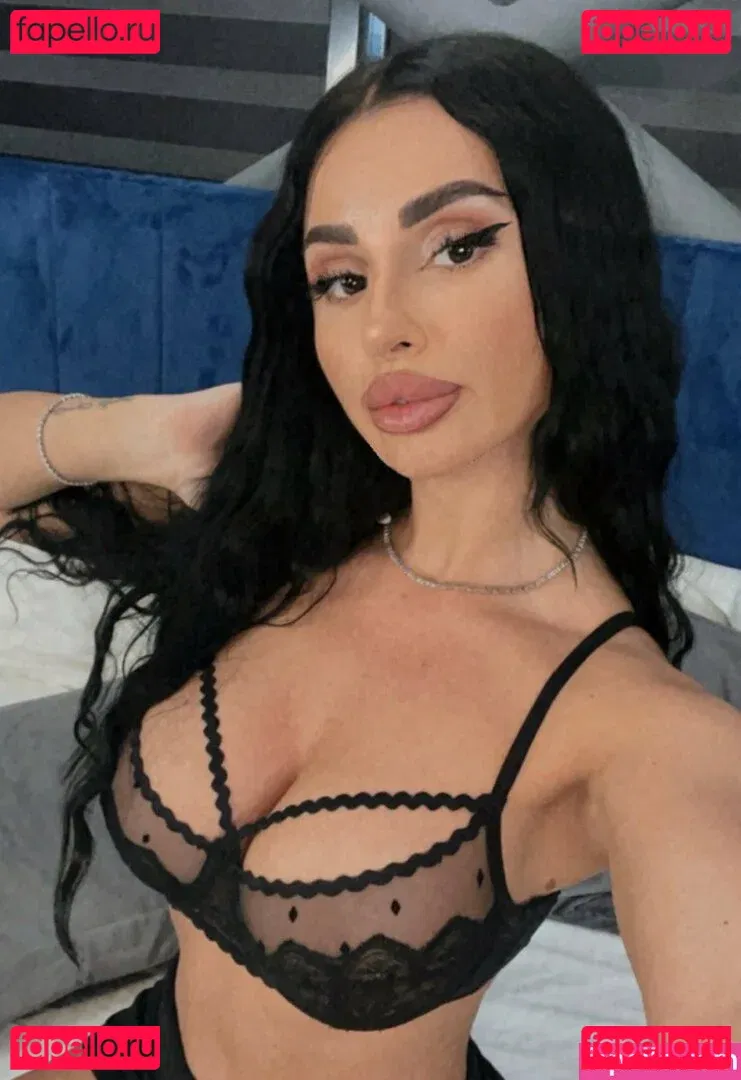 claudiroxa Onlyfans Photo Gallery 