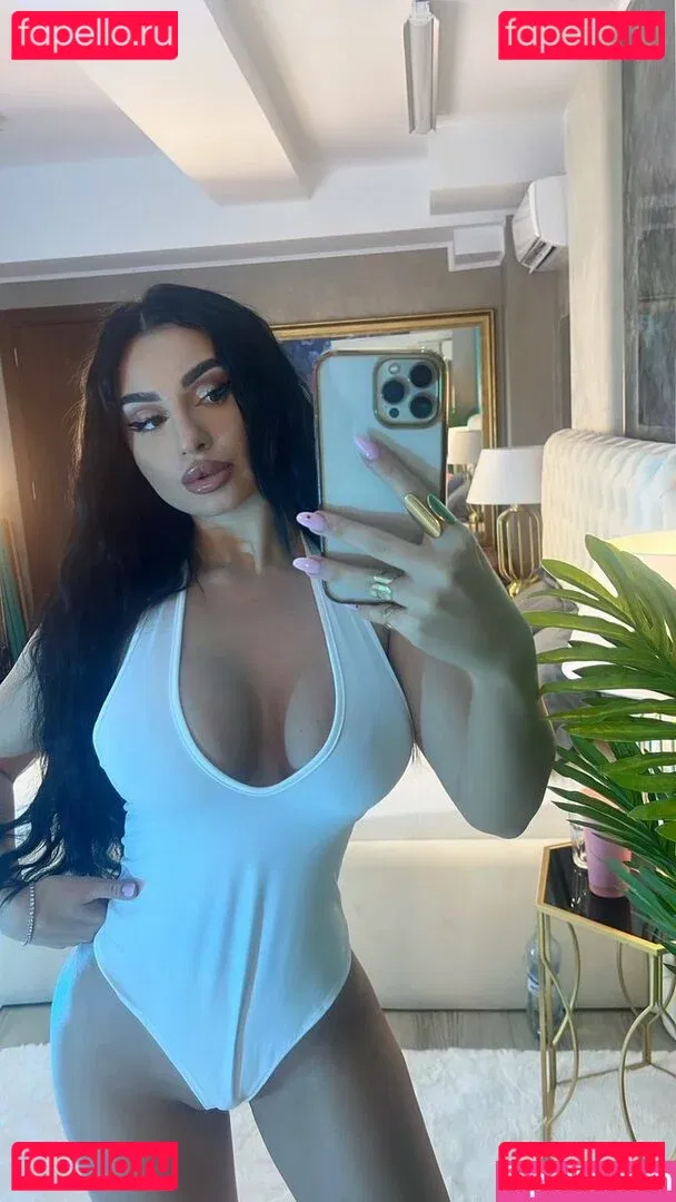 claudiroxa Onlyfans Photo Gallery 