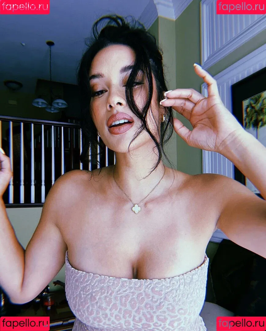 Nikki Blades Onlyfans Photo Gallery 