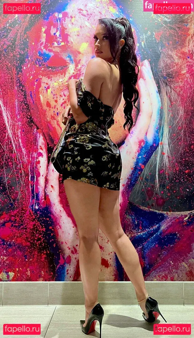 Nikki Blades Onlyfans Photo Gallery 