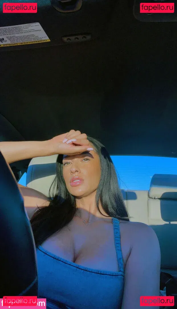 Nikki Blades Onlyfans Photo Gallery 